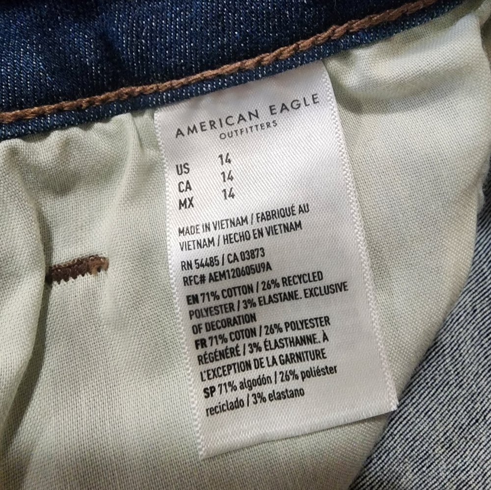 Shorts - Picture 2 of 4